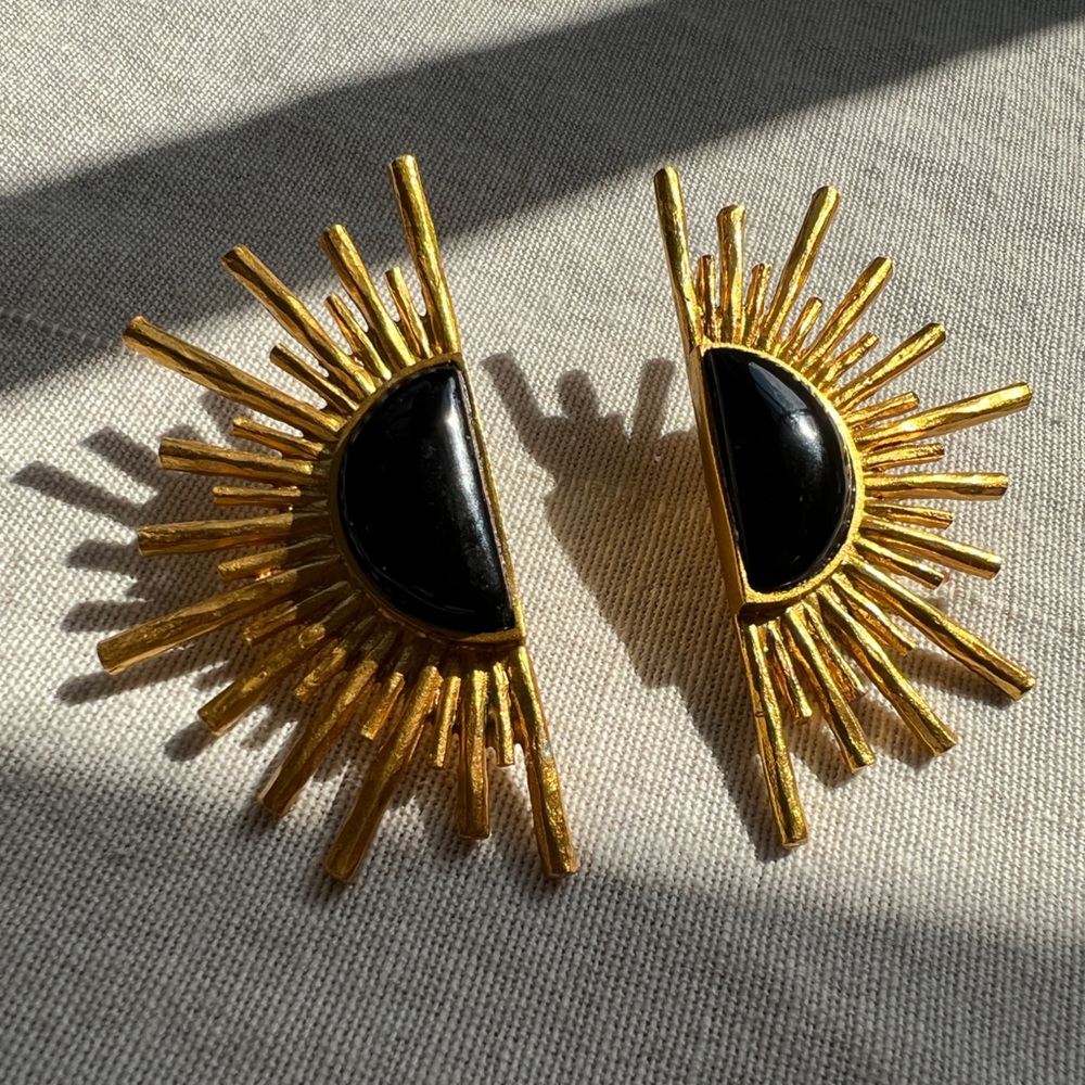 ZARA NWOT Gold statement earrings- OS
